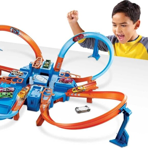 Hot Wheels Toy Car Track Set, Criss Cross Crash with 1:64 Scale Vehicle, Powered - Picture 1 of 5